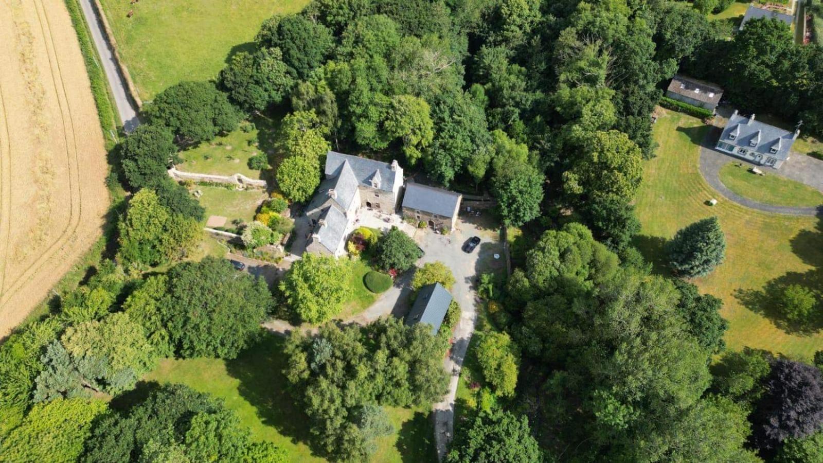 Manoir Medieval Du XV Ieme Siecle Minihy-Tréguier Buitenkant foto