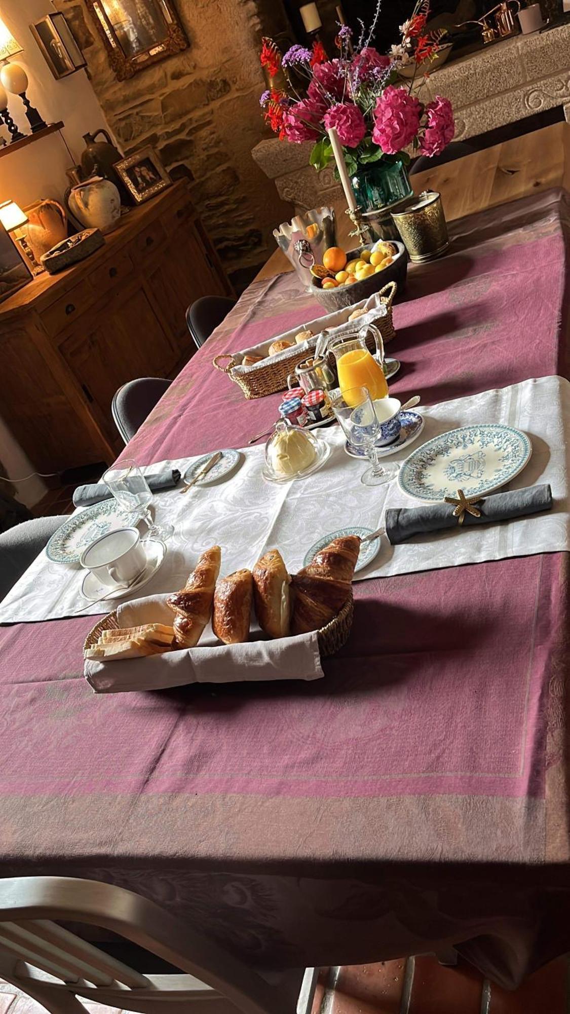 Manoir Medieval Du XV Ieme Siecle Minihy-Tréguier Buitenkant foto